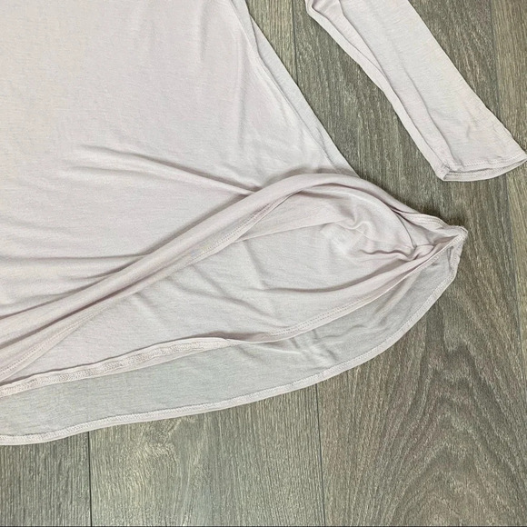 Aritzia Babaton Top 3/4 Length Sleeve Flowy Casual Basic Lilac Grey Size XS - Picture 11 of 16